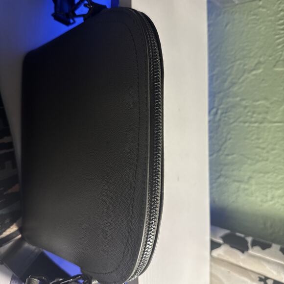 Steve Madden Dome Crossover Purse/ Bag Zip Up Olive Green Color. Good Condition! - Picture 16 of 16